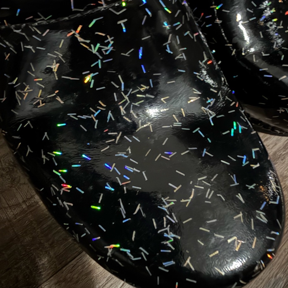 Dansko XP 2.0 Shiny Black Clogs - Picture 5 of 6